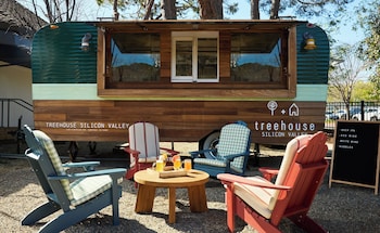 treehouse hotel silicon valley
