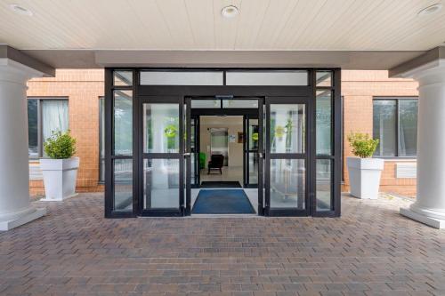 country inn and suites by radisson staten island