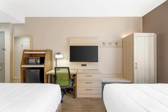 country inn and suites by radisson staten island