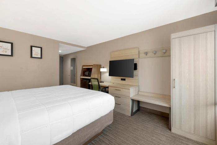 country inn and suites by radisson staten island