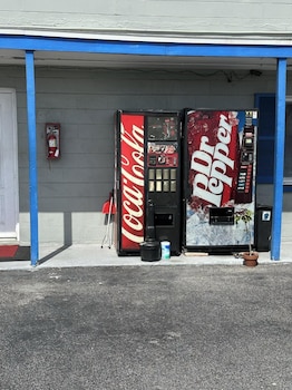 base motel by oyo south tampa