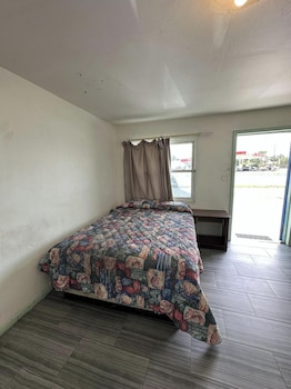 base motel by oyo south tampa