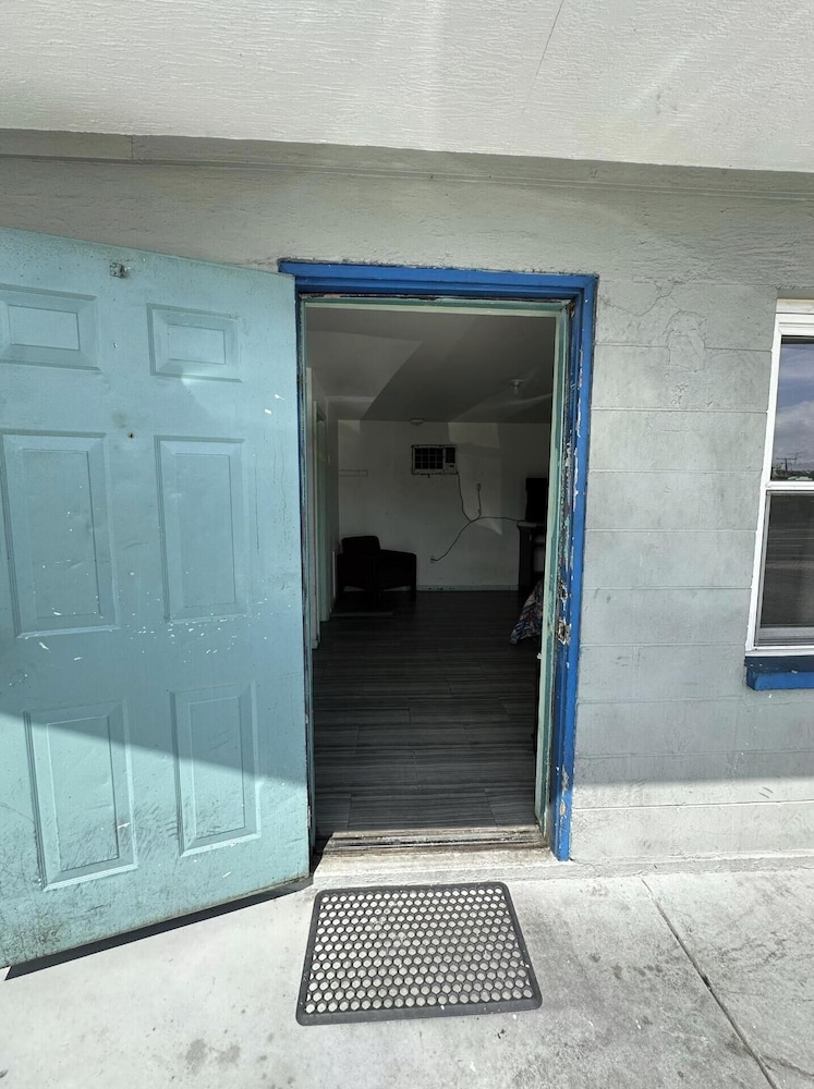 base motel by oyo south tampa
