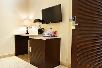 hotel emperor palms at karol bagh