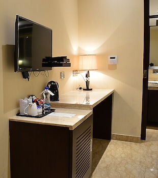 hotel emperor palms at karol bagh