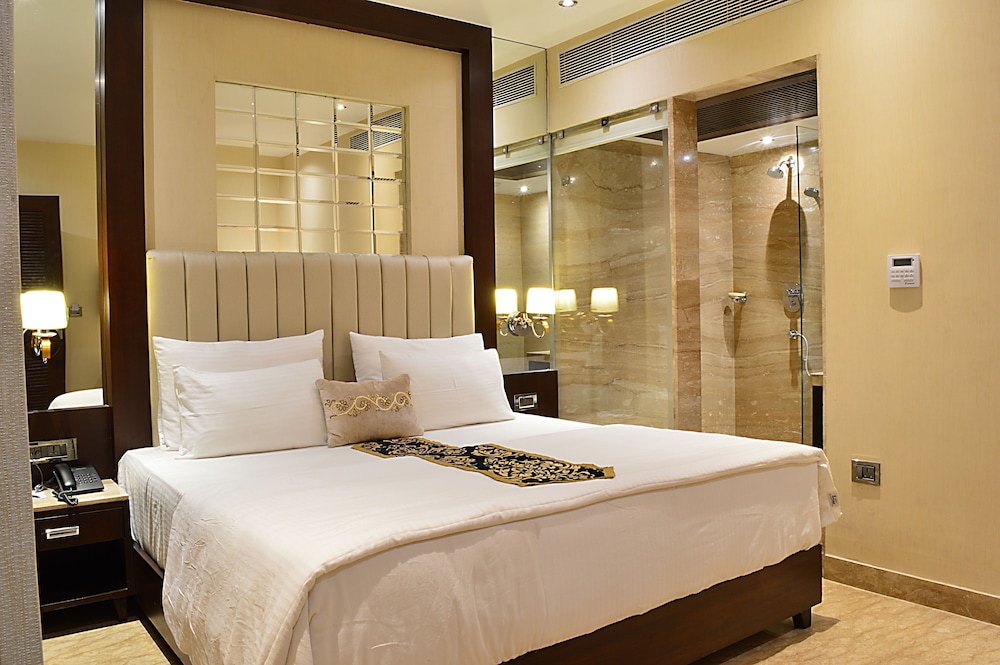 hotel emperor palms at karol bagh