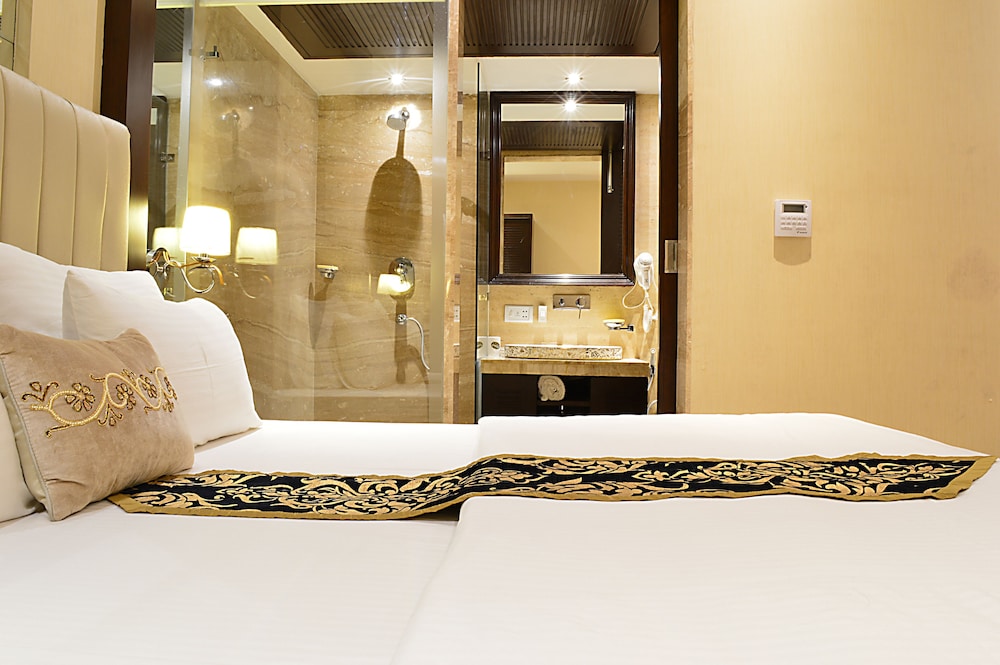 hotel emperor palms at karol bagh