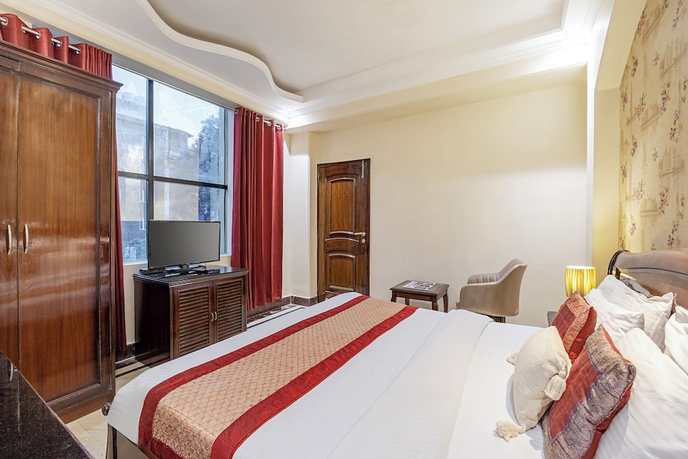 hotel emperor palms at karol bagh
