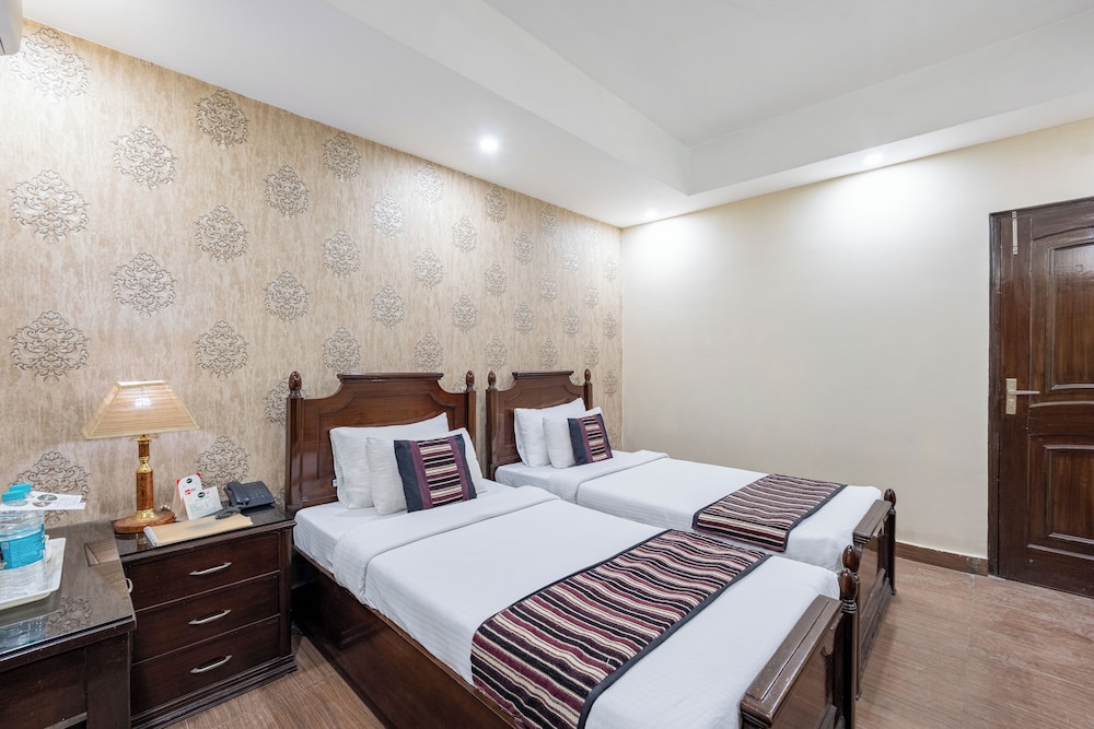 hotel emperor palms at karol bagh