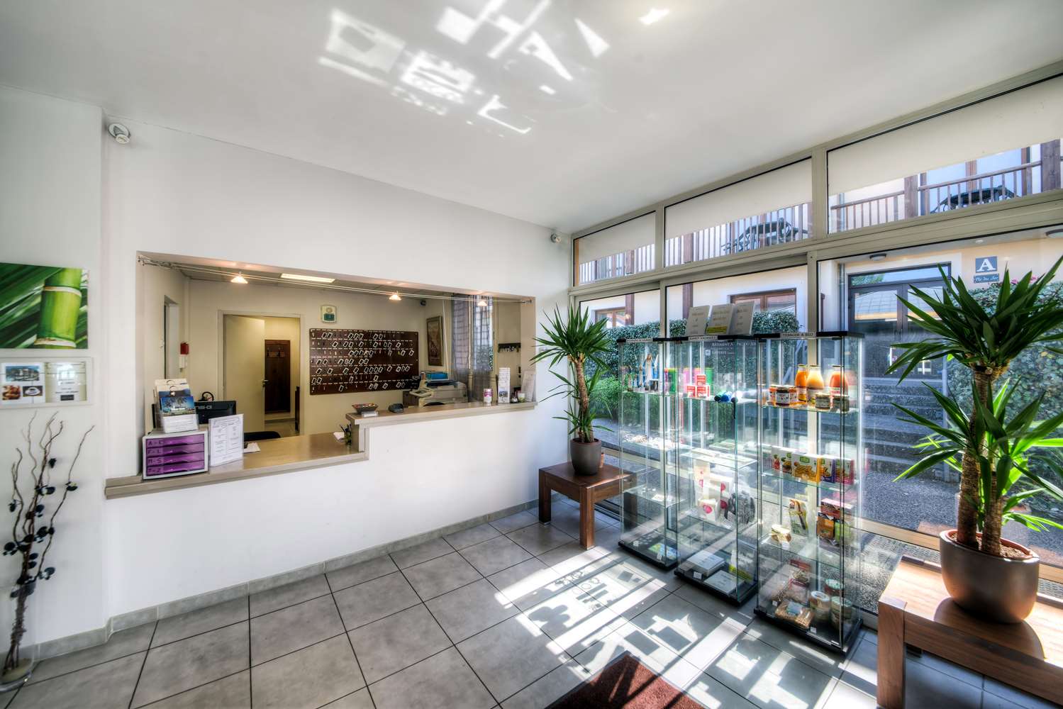 comfort aparthotel lourdes lacacia