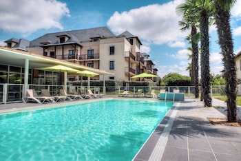 comfort aparthotel lourdes lacacia