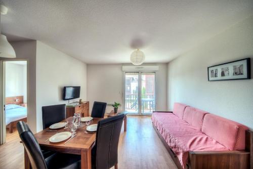 comfort aparthotel lourdes lacacia