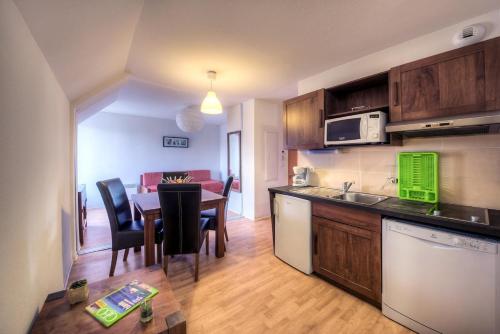 comfort aparthotel lourdes lacacia