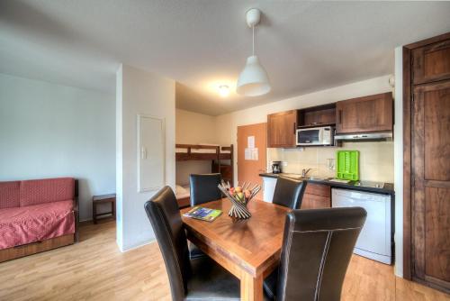 comfort aparthotel lourdes lacacia