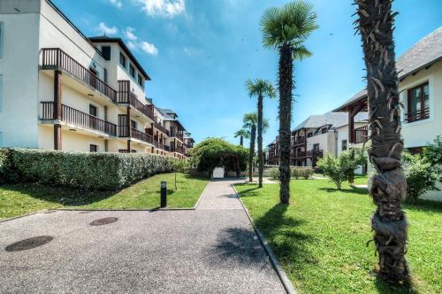 comfort aparthotel lourdes lacacia