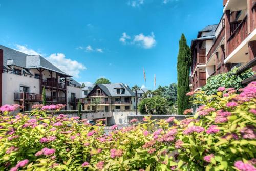 comfort aparthotel lourdes lacacia