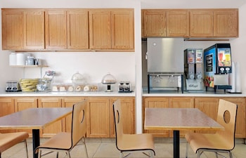 Travelodge By Wyndham Page, View Of Lake Powell,Page>>Lake Powell,2 star