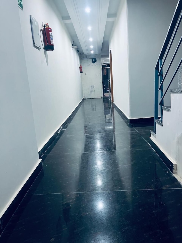 the eiyuu hotels delhi airport collection