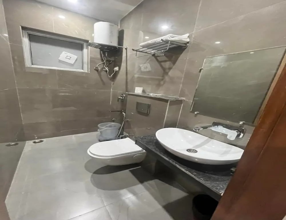 the eiyuu hotels delhi airport collection