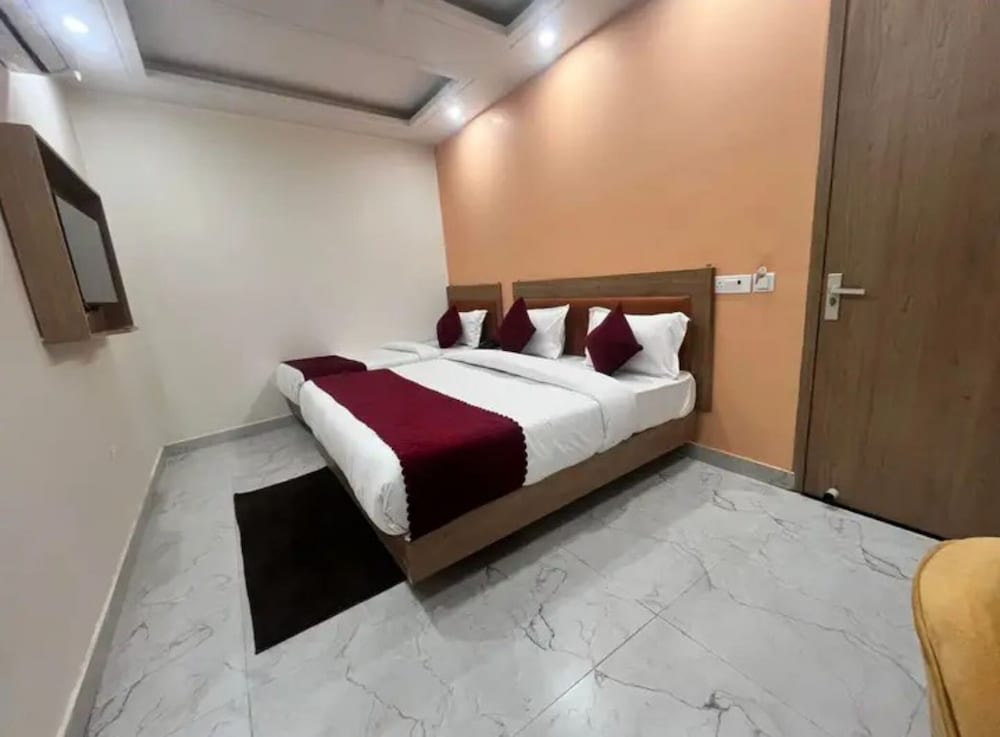 the eiyuu hotels delhi airport collection