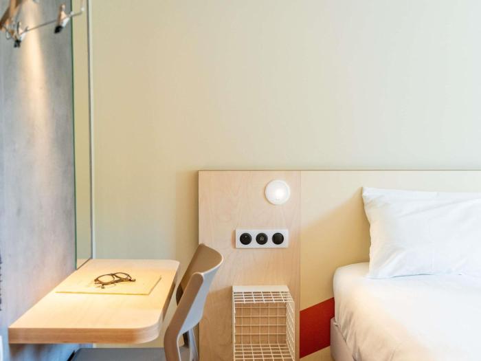 ibis budget le cannet des maures