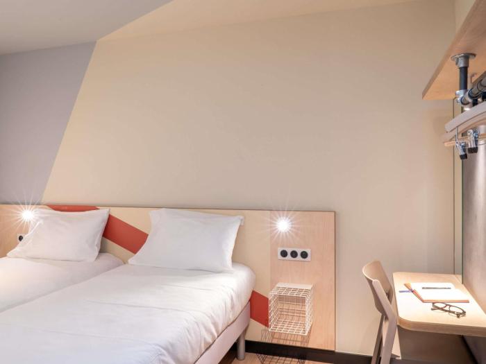 ibis budget le cannet des maures