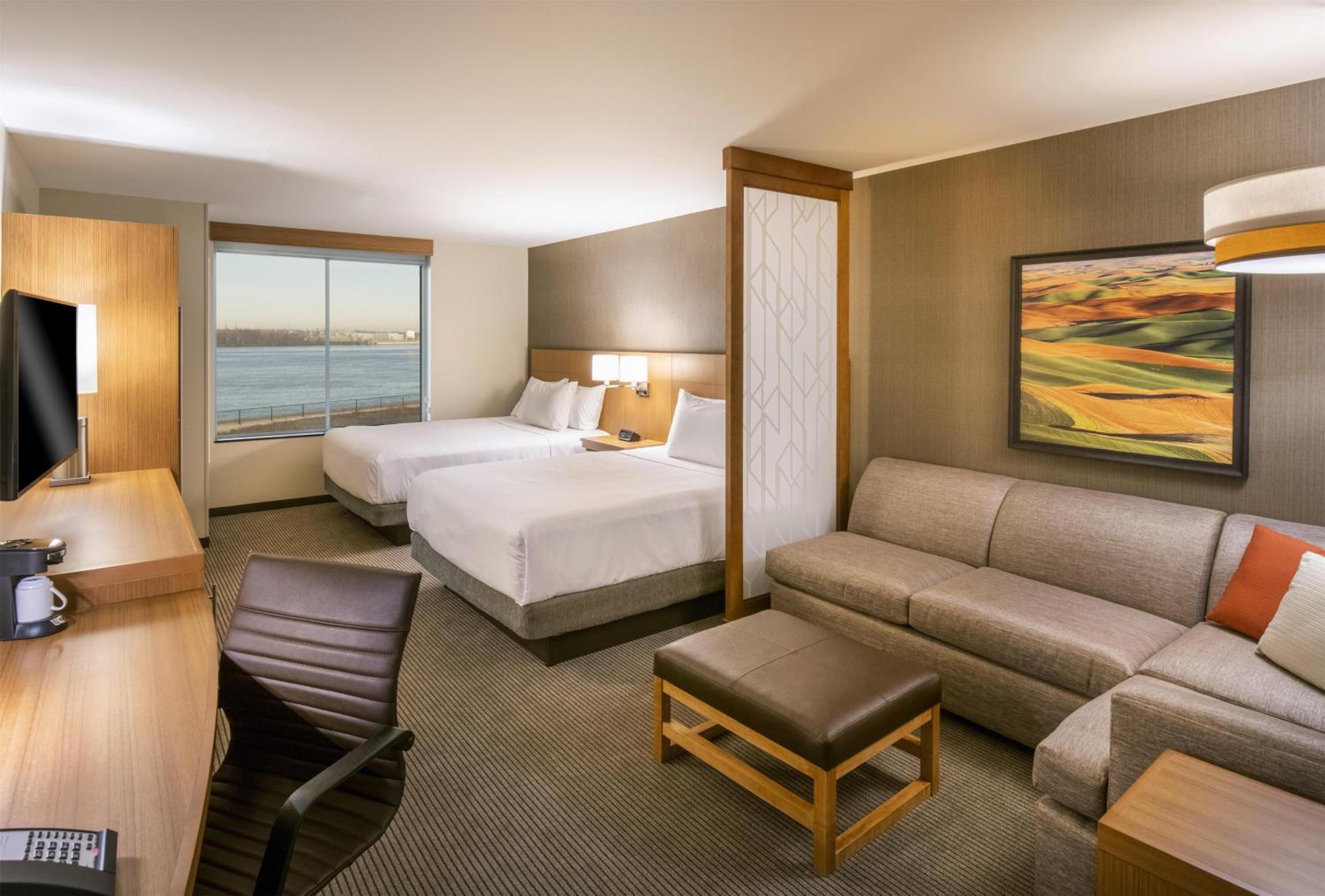 hyatt place east moline quad cities