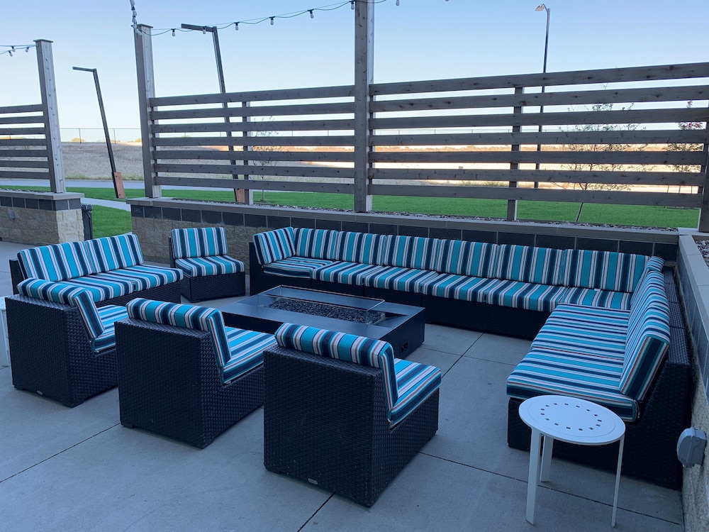 hyatt place east moline quad cities