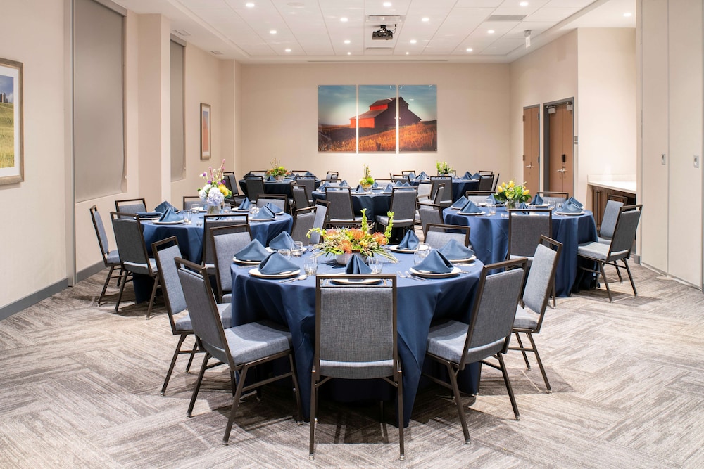 hyatt place east moline quad cities