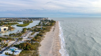 escape coastal resort on casey key