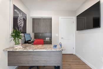 Escape Coastal Resort On Casey Key,208 Casey Key Rd,3 star
