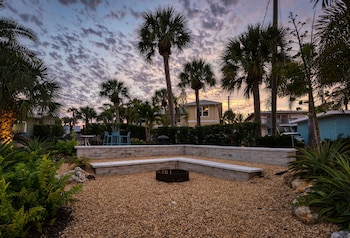 escape coastal resort on casey key