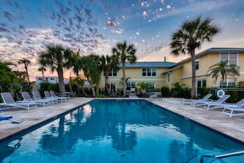 Escape Coastal Resort On Casey Key,208 Casey Key Rd,3 star