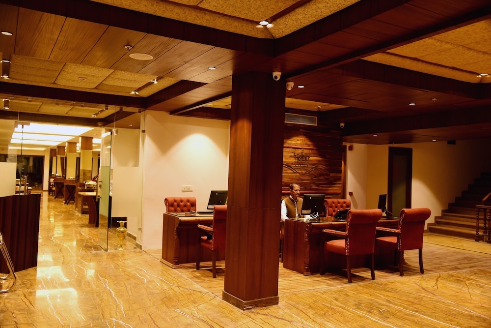 royale retreat hotel and spa near mall road