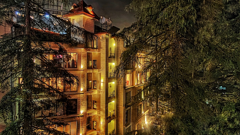 royale retreat hotel and spa near mall road