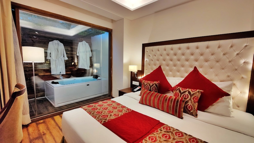 royale retreat hotel and spa near mall road