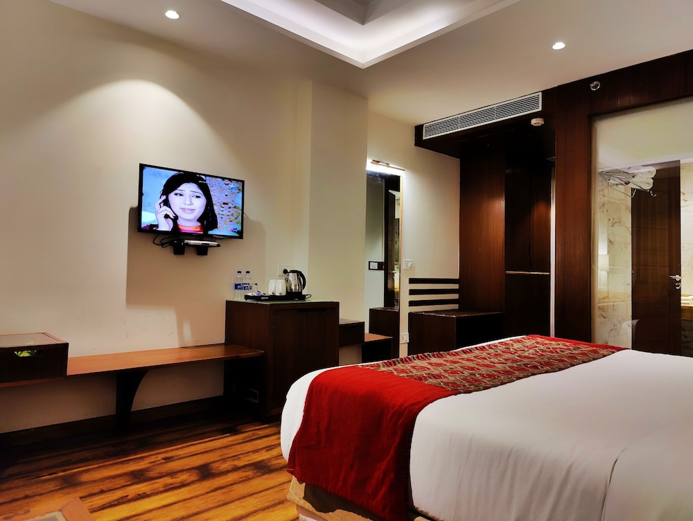 royale retreat hotel and spa near mall road