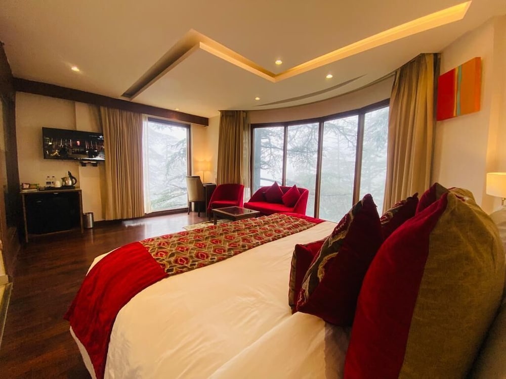 royale retreat hotel and spa near mall road