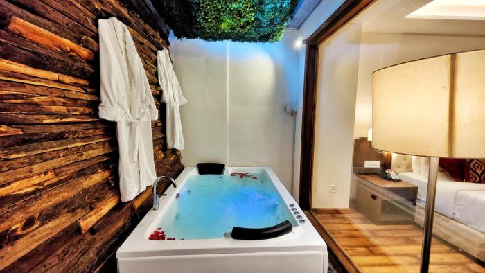 royale retreat hotel and spa near mall road