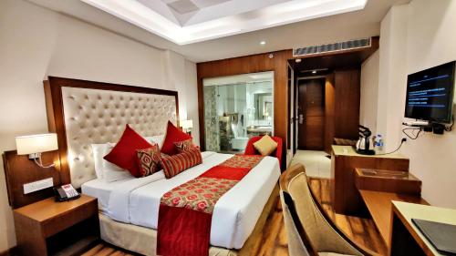 Royale Retreat Hotel & Spa Near Mall Road,,4 star
