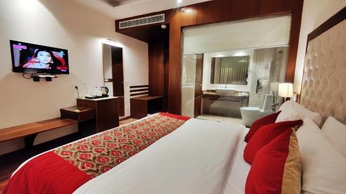 royale retreat hotel and spa near mall road