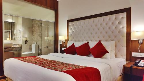 royale retreat hotel and spa near mall road