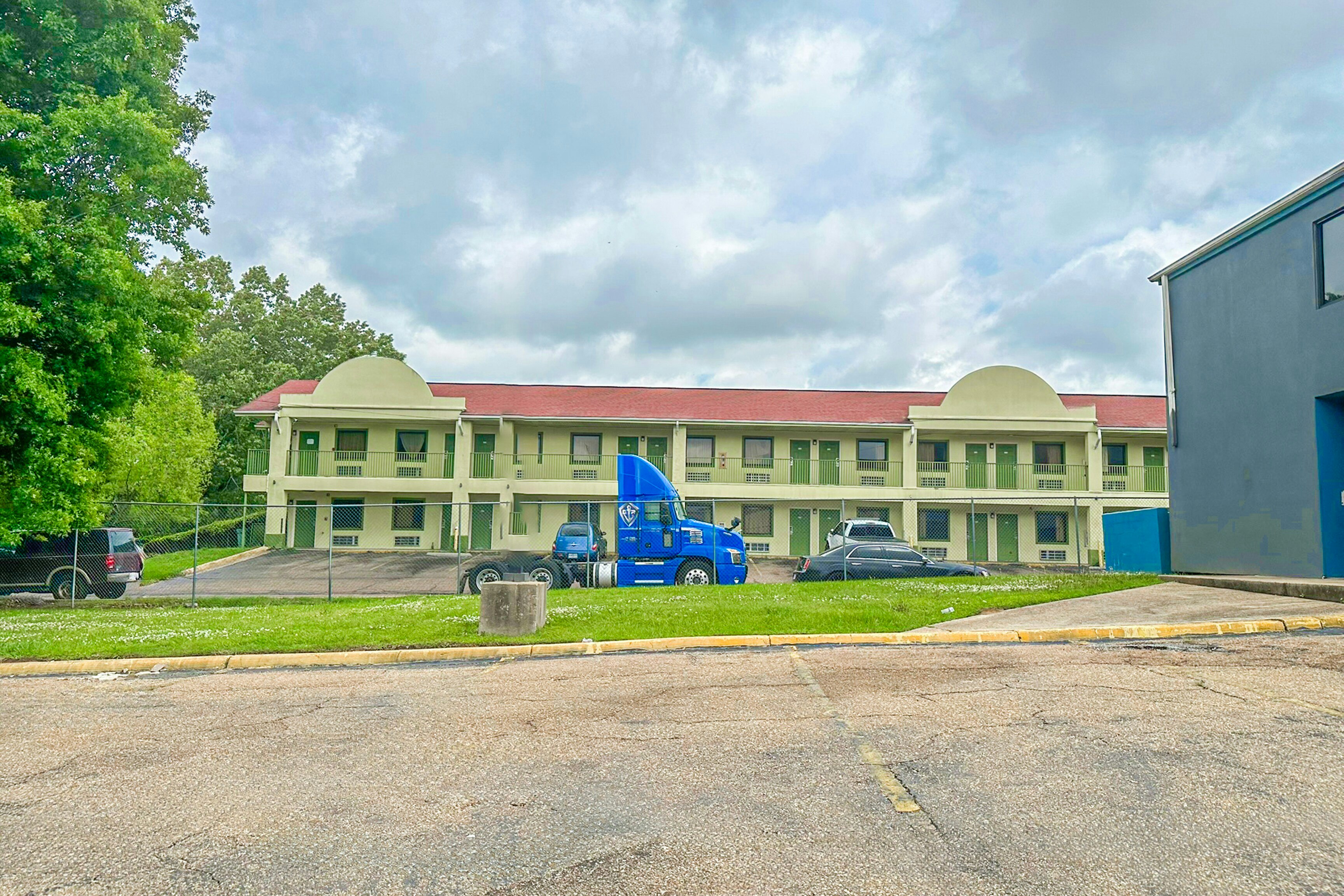 relax inn by oyo jackson ms hwy 80 i 20