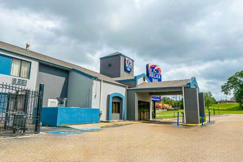 relax inn by oyo jackson ms hwy 80 i 20