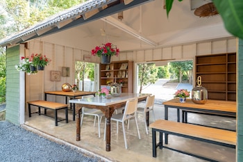 luxury farm house