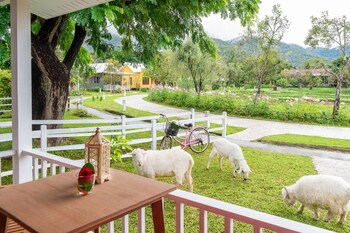 luxury farm house