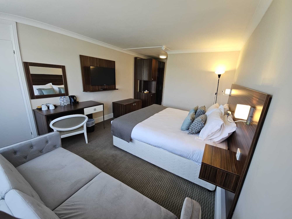 palms hotel and retreat by palette london romford