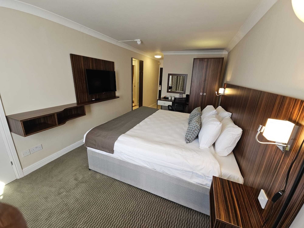 palms hotel and retreat by palette london romford