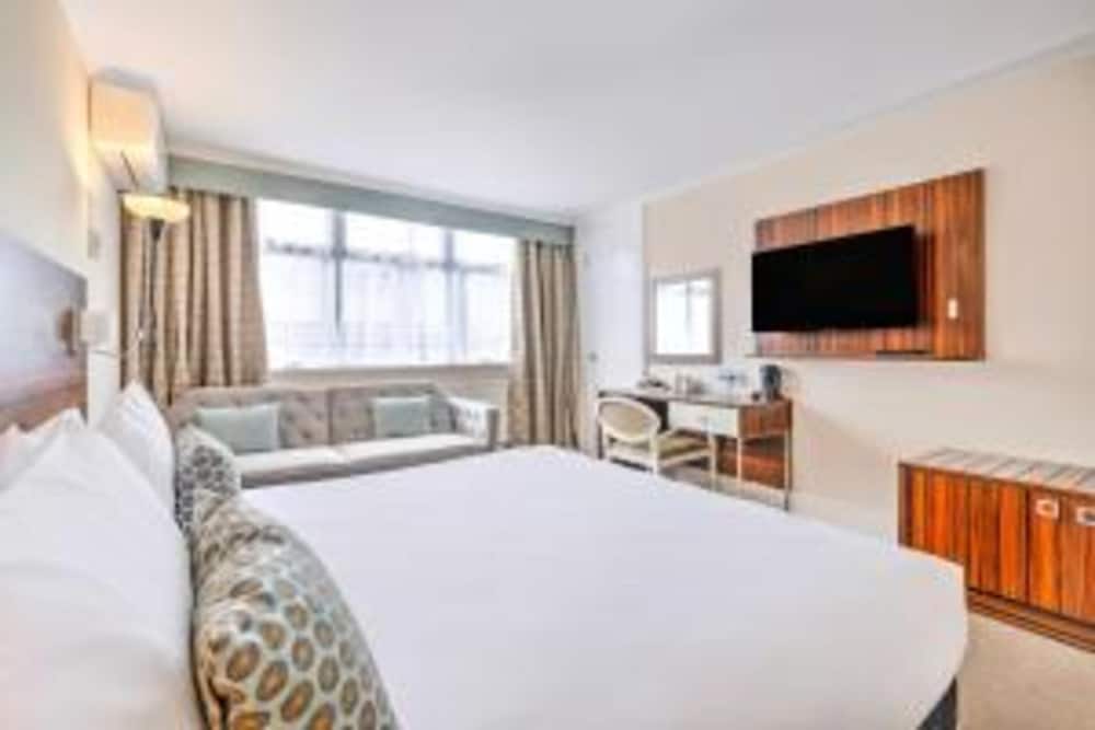 palms hotel and retreat by palette london romford