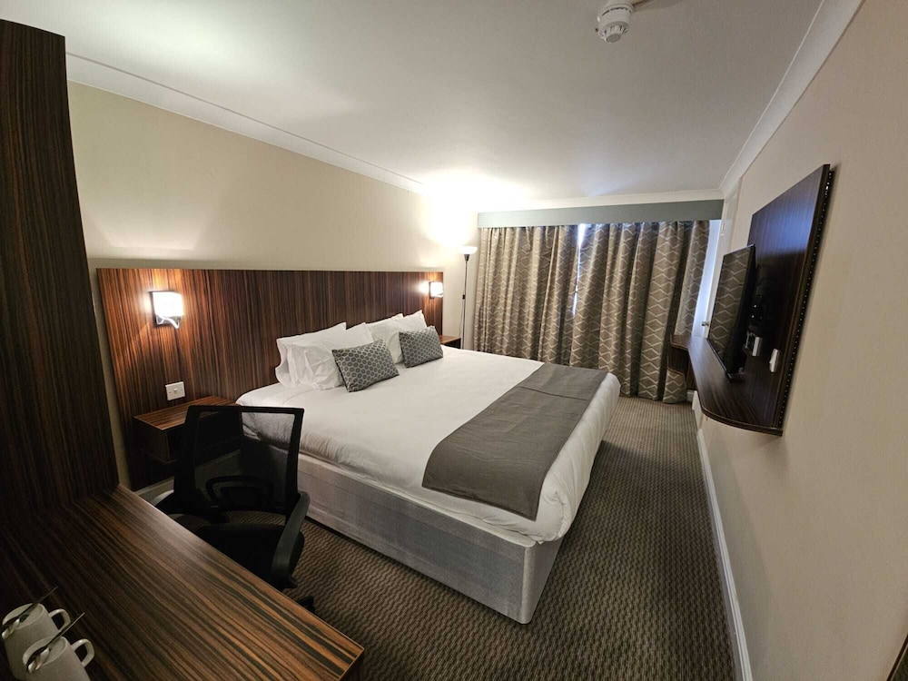 palms hotel and retreat by palette london romford